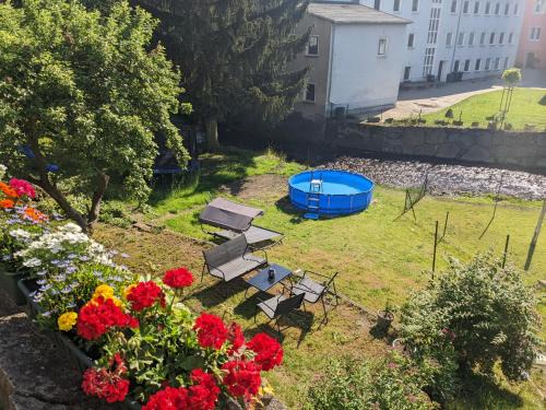 Sebnitz Apartment | Urlaubsmagie - Ferienwohnung Felsenfreund - Sauna & Saisonaler Pool - F0