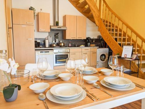 Lichtenhain House | Urlaubsmagie - Maisonette-Wohnung Wanderfalke - Saisonaler Pool - W3