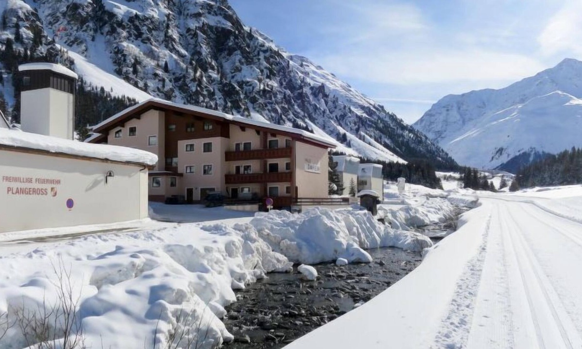 Plangeross House | Vacation home Daheim (PZT385) in Sankt Leonhard im Pitztal - 25 persons, 10 bedrooms