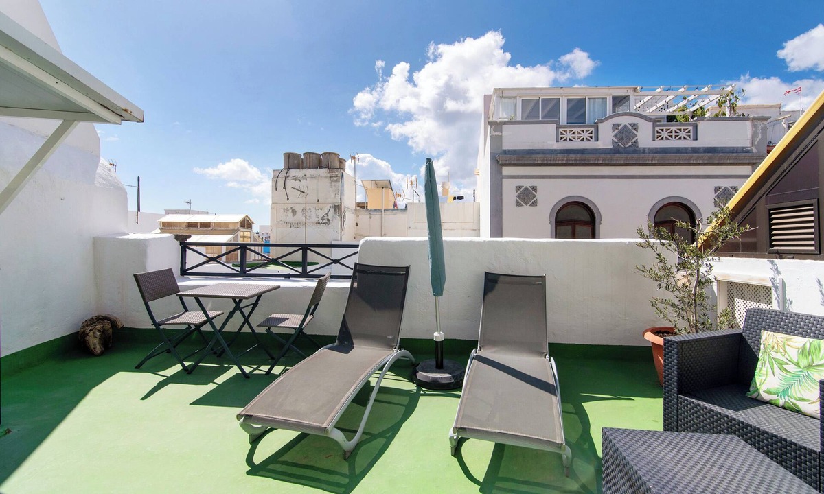 Las Palmas de Gran Canaria House | Vacation Home 'Apto Azahara - Casa San Marcial' with Private Terrace and Wi-Fi