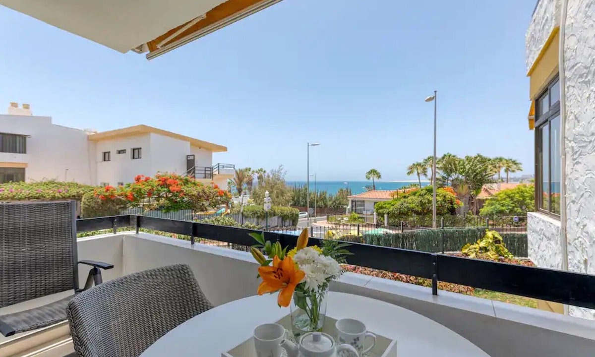 San Agustin Apartment | Vacation Apartment 'Apartamento Con Piscina' with Shared Pool, Wi-Fi and Air Conditioning