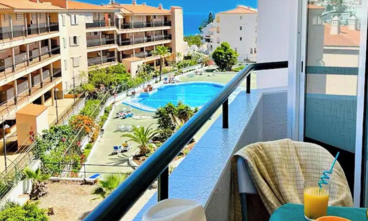 Los Cristianos Apartment | Vacation Apartment 'Relaxing Los Cristianos' with Sea View, Wi-Fi and Air Conditioning