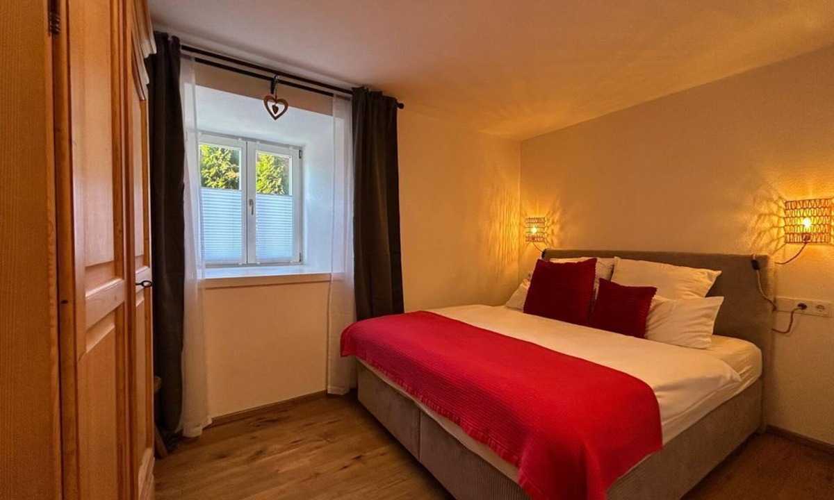 Unterammergau House | Vacation apartment Schlüsselblume - Gasthof Stern
