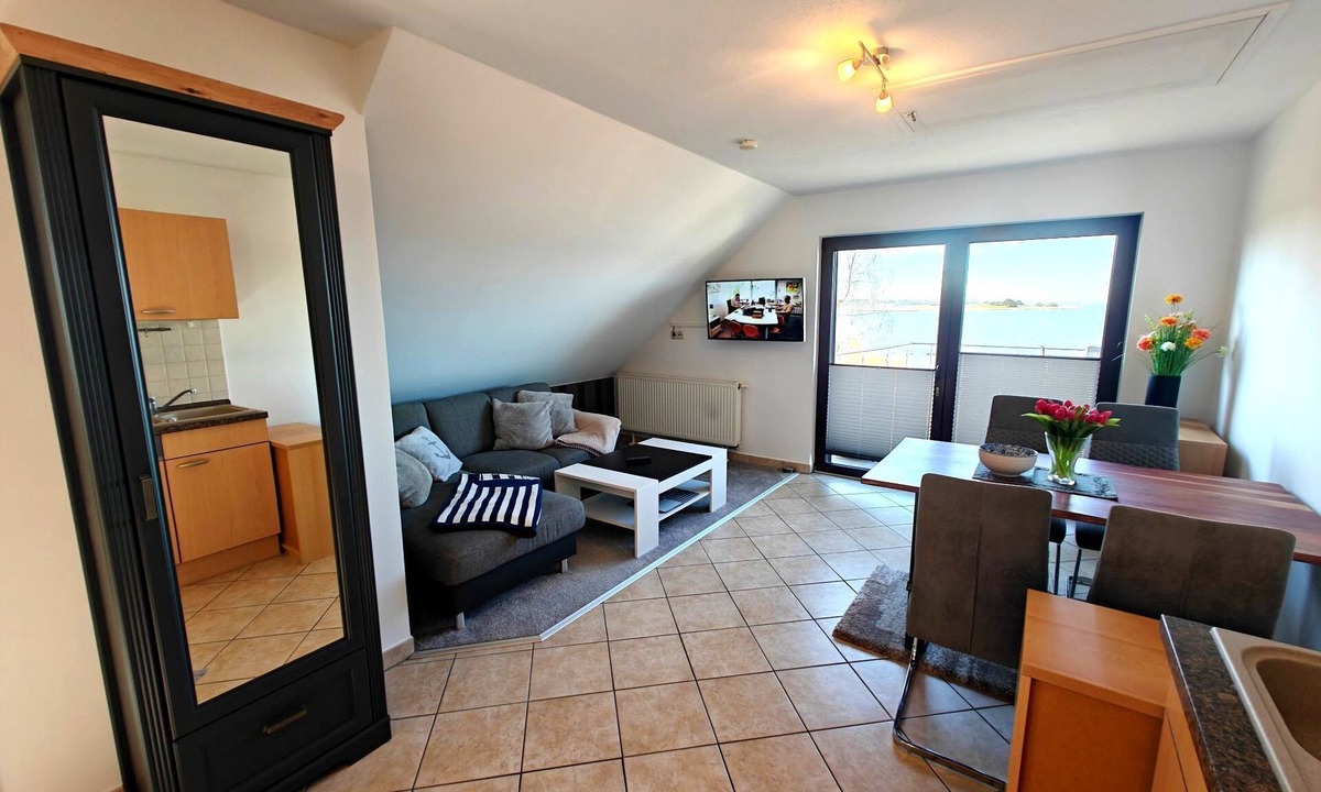 Neppermin Apartment | Vacation apartment 2 - Holiday home Renz - Achterwasserblick in Neppermin