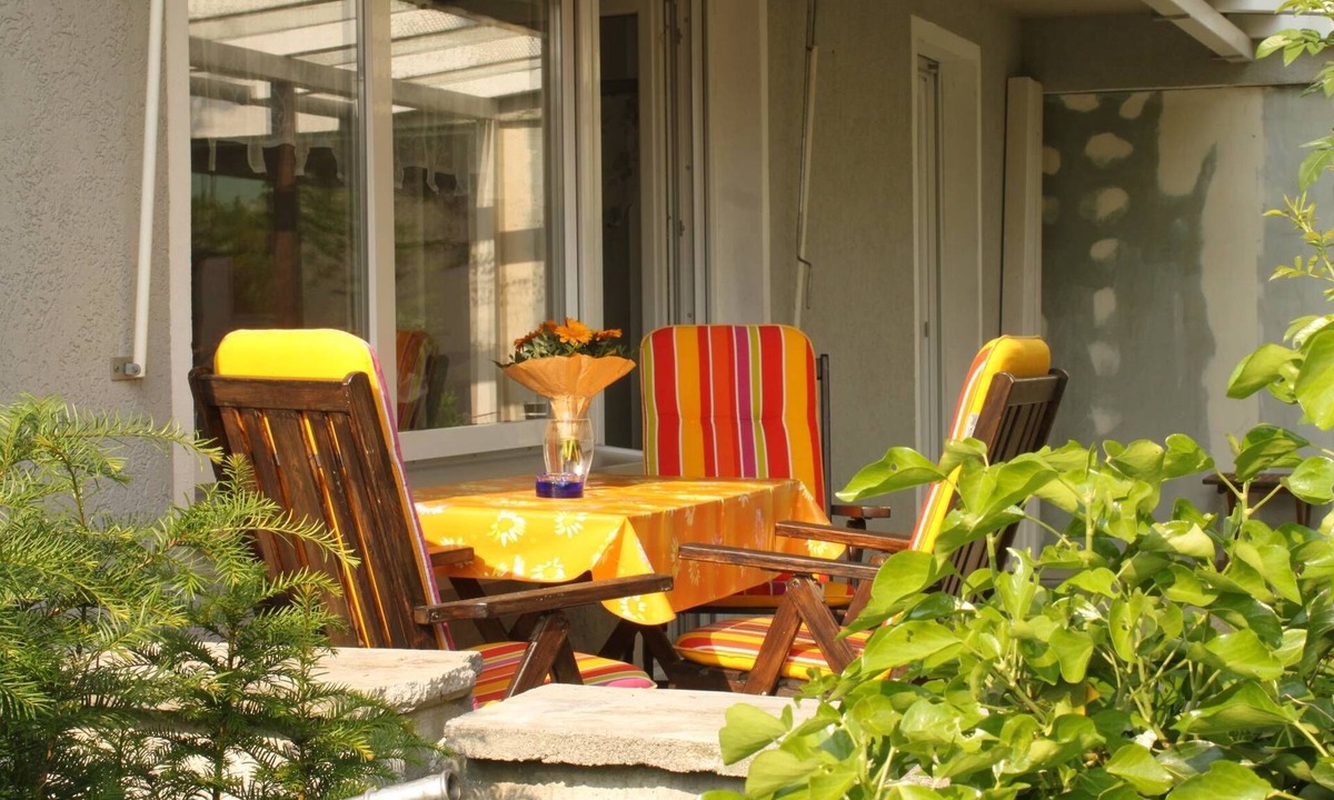 Riedering Apartment | Vacation apartment 72 sqm for 2-6 persons with 2 bedrooms and terrace