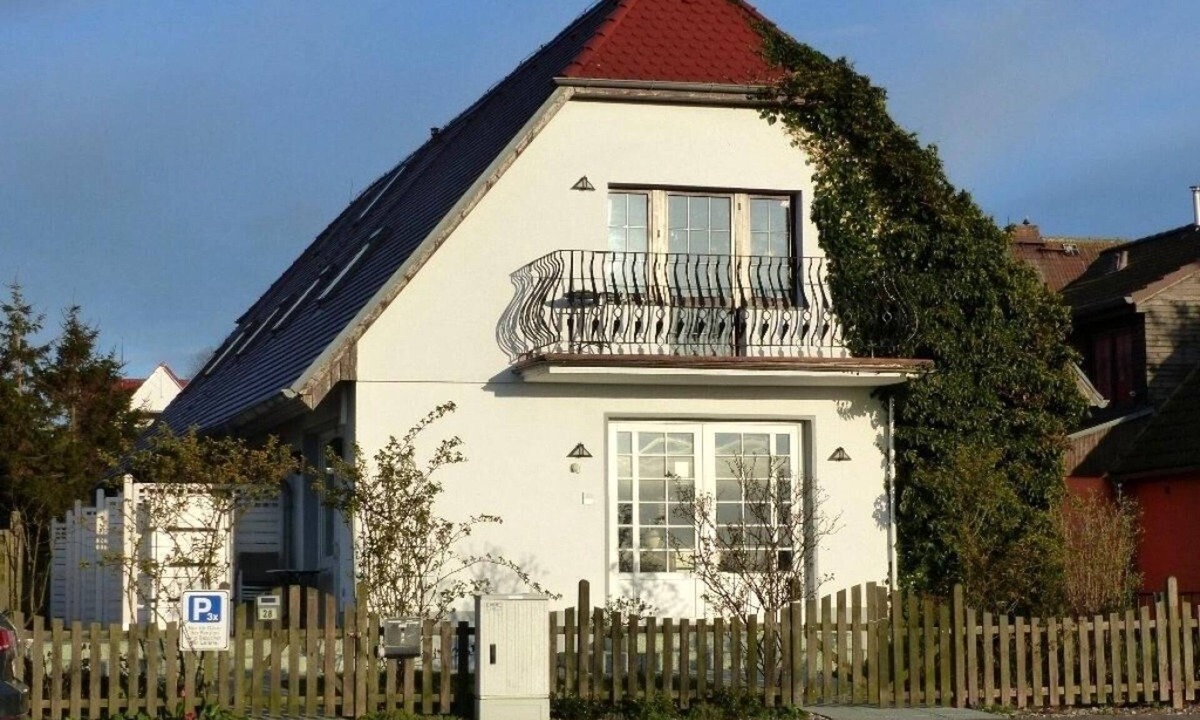 Thiessow Apartment | Vacation apartment Ahoy: beachside retreat for 4 people with terrace and WiFi