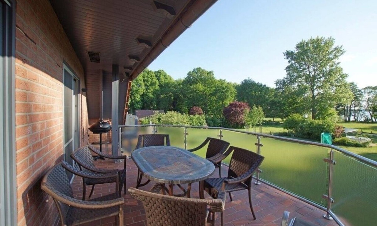 Dobin am See Apartment | Vacation apartment/apartment for 8 guests with 140m² in Flessenow (150094)