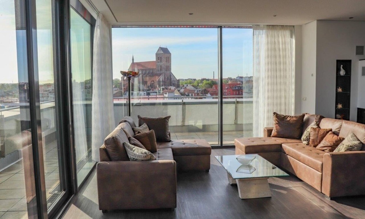 Wismar Apartment | Vacation apartment/apartment for 6 guests with 270m² in Wismar (301811)