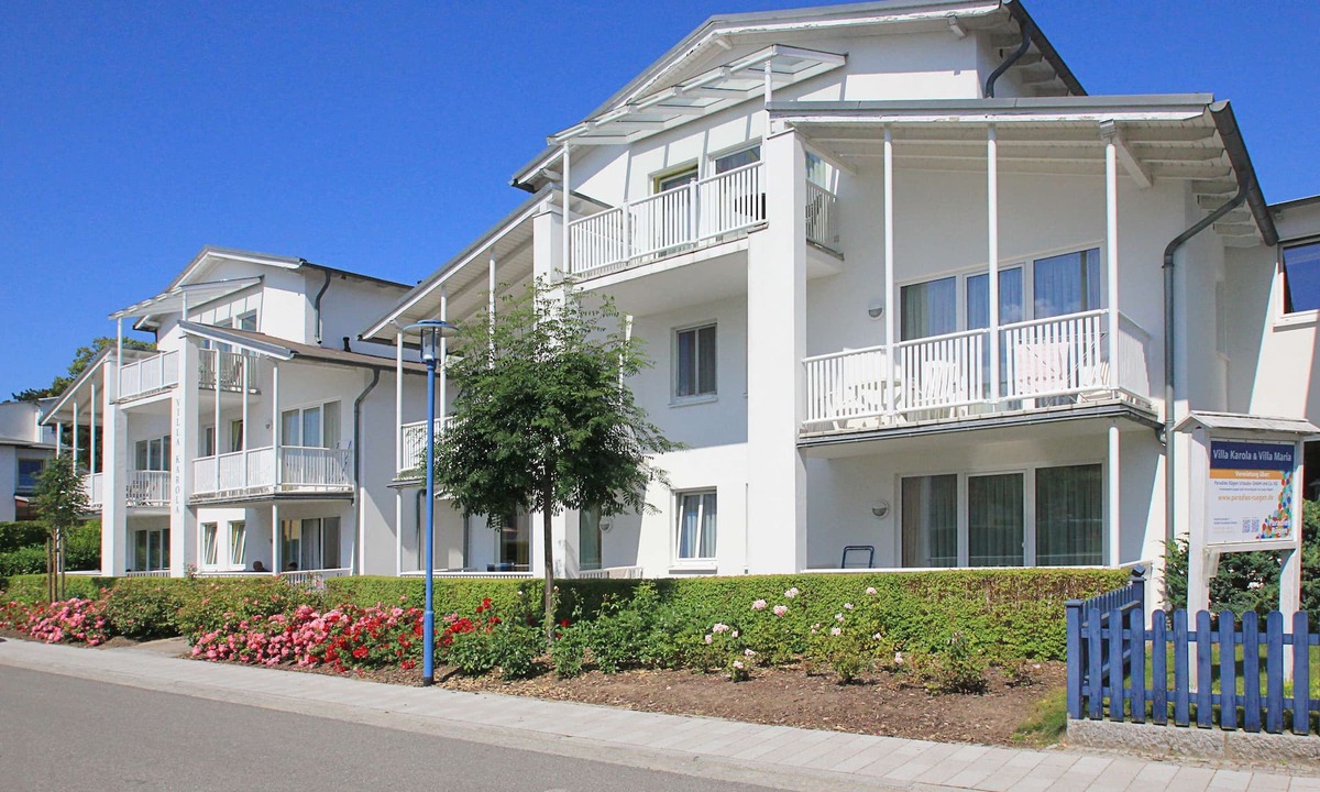 Gohren Apartment | Vacation apartment in a central location and with balcony - Villa Karola FeWo 18