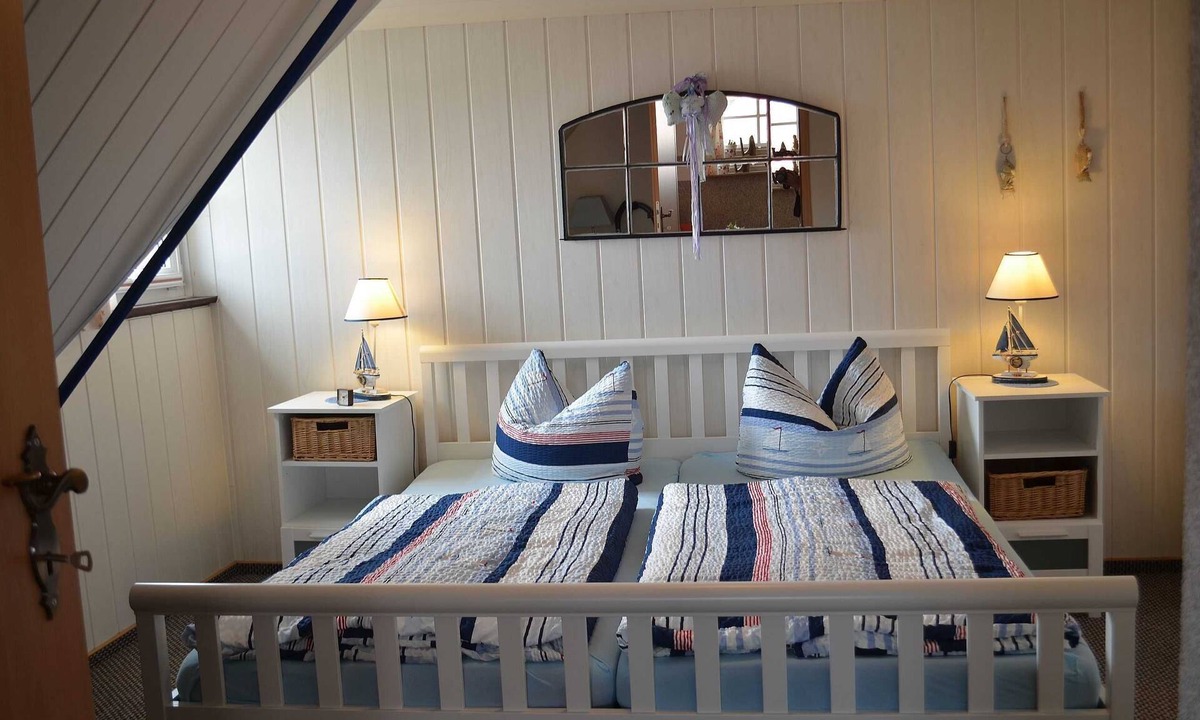 Gross Zicker Bed & Breakfast | Vacation apartment no. 07 (1st floor) - Pension Ritter - in a quiet location in Groß