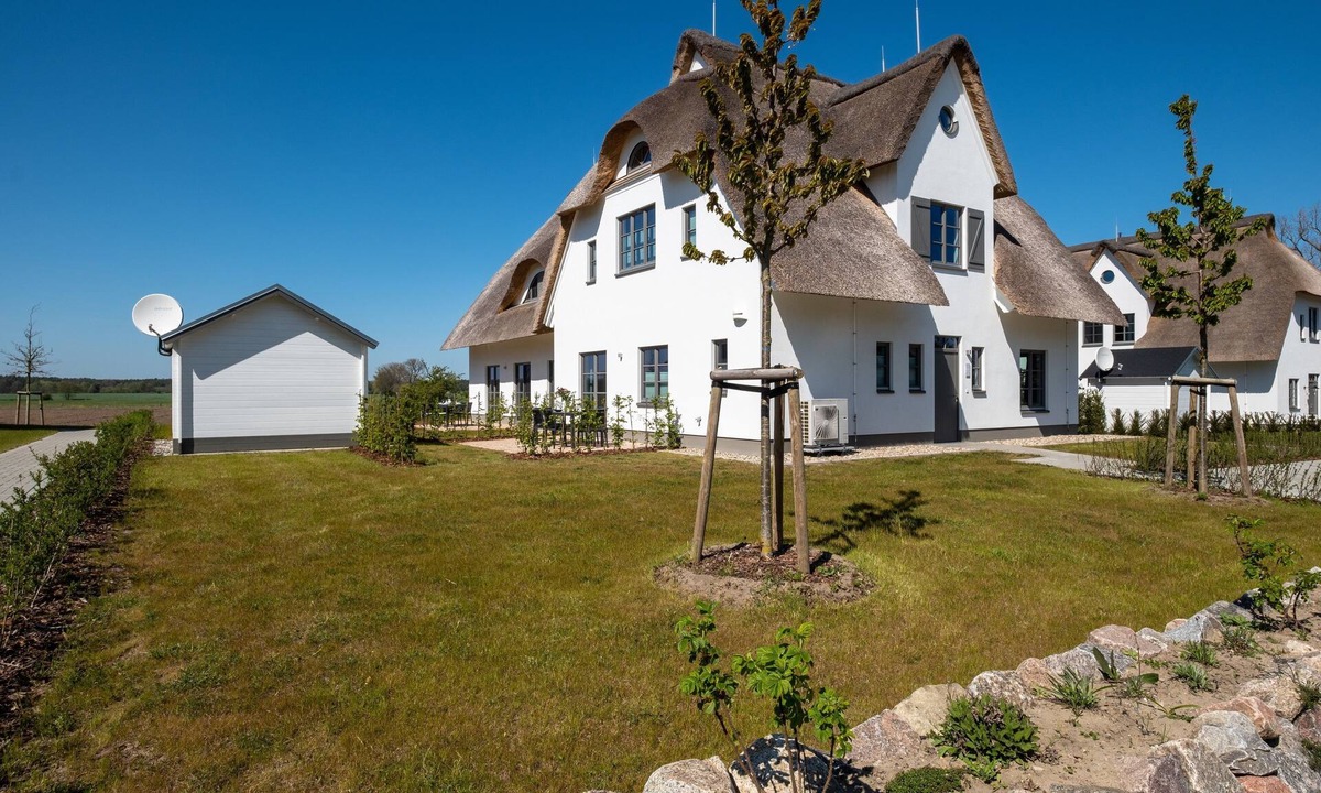 Stolpe b. Anklam Cottage | Vacation home Ludwig van Beethoven 28 - Inseldomizil Stolpe - Vacation under thatch on