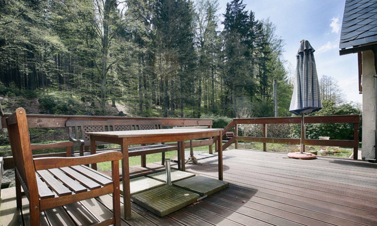 Oppach Cabin | Vacation home Jägerhaus Oppach (secluded location with lake) - Private accommodation Oppach