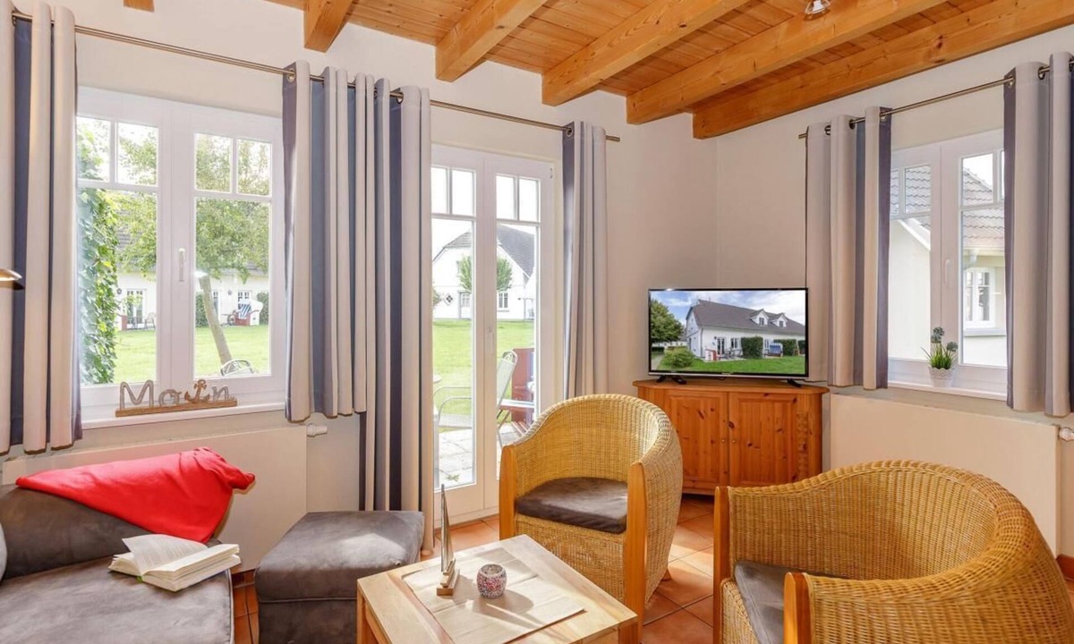 Nienhagen House | Vacation home Usedom 18d in Ostseeferienpark Seepferdchen with terrace and garden