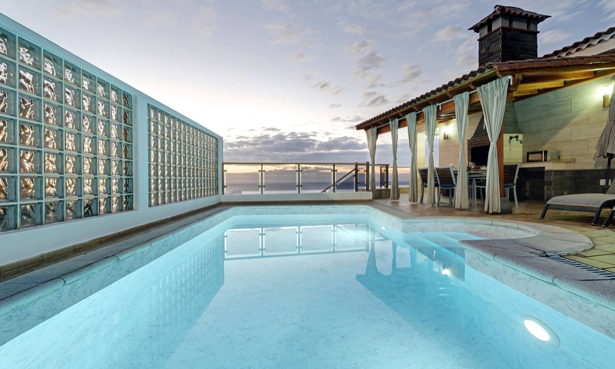 Sauzal House | Vacation Home "Villa Horizonte" with Sea View, Private Pool & Wi-Fi