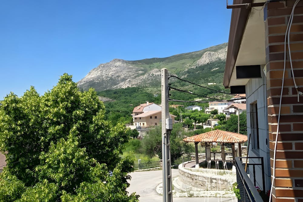 Valdemanco House | Vacation Home 'Vivienda Turística El Laurel' with Mountain Views, Private Terrace & Wi-Fi
