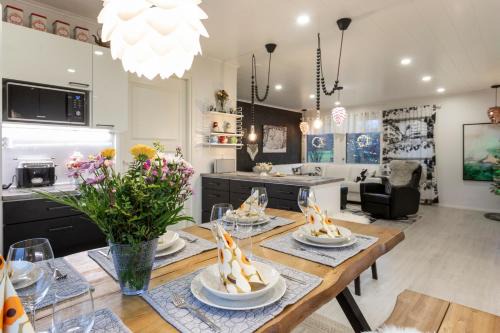 Rovaniemi Ski Chalet | Vasko Luxurious Suites, Firefox