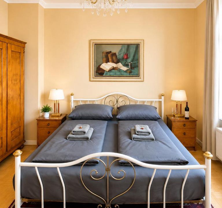 St Lorenz Apartment | Velmora Boutique Suites - Vintage Design Apartment in Altstadtnähe