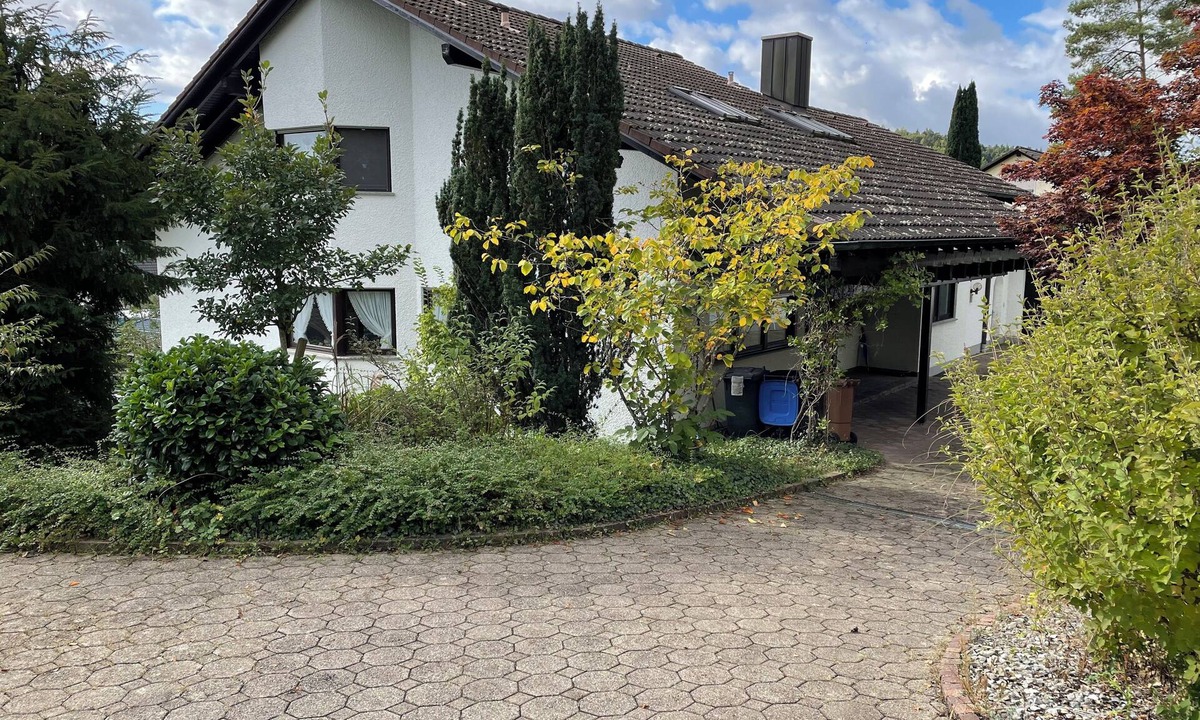 Engen Apartment | Very large, family-friendly vacation apartment in Hegau with 4 double bedrooms