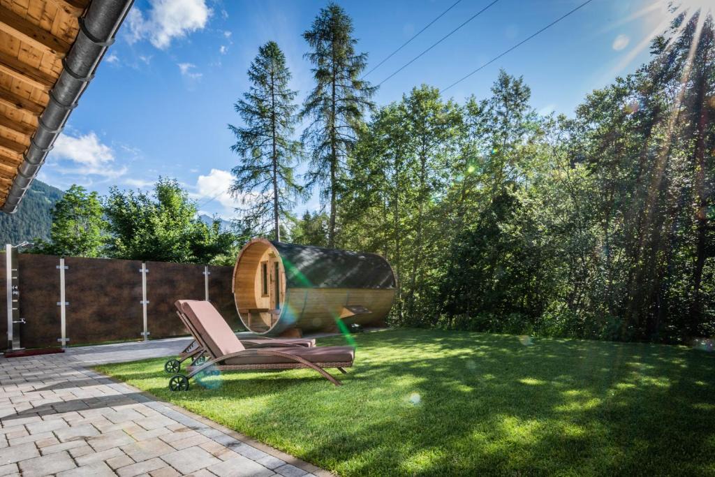Viktoria Lodges | Bach