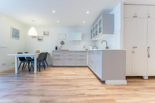Vilafortuny Apartment | Vilamar: apartamento renovado delante del mar