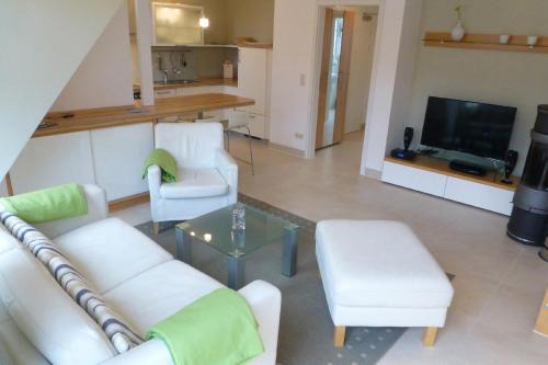Alt Gaarz Apartment | Villa Antonia Wohnung 10 mit Kamin, nur 100 Meter vom Strand entfernt