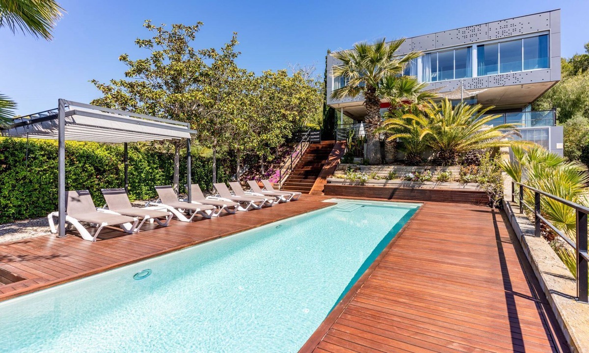 Sitges Villa | Villa Arago - Six Bedroom Villa, Sleeps 12