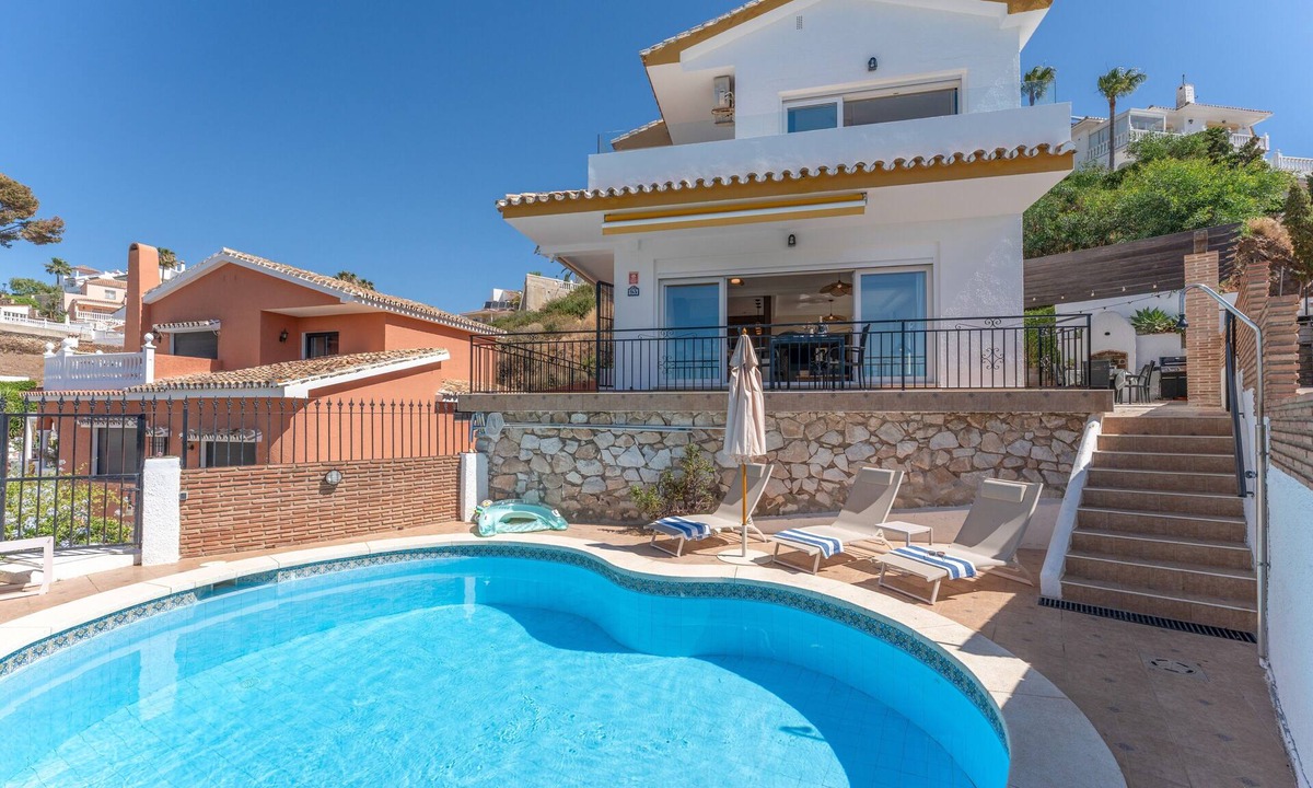 Mijas Villa | Villa 'Casa Leo Holiday' with Sea View, Wi-Fi and Air Conditioning