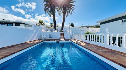 Puerto de la Cruz Villa | Villa de Luxe, 360m2, 4 chambres, vue mer, piscine privée et chauffée