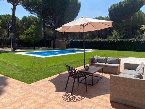 Medina del Campo Villa | Villa entrepinos