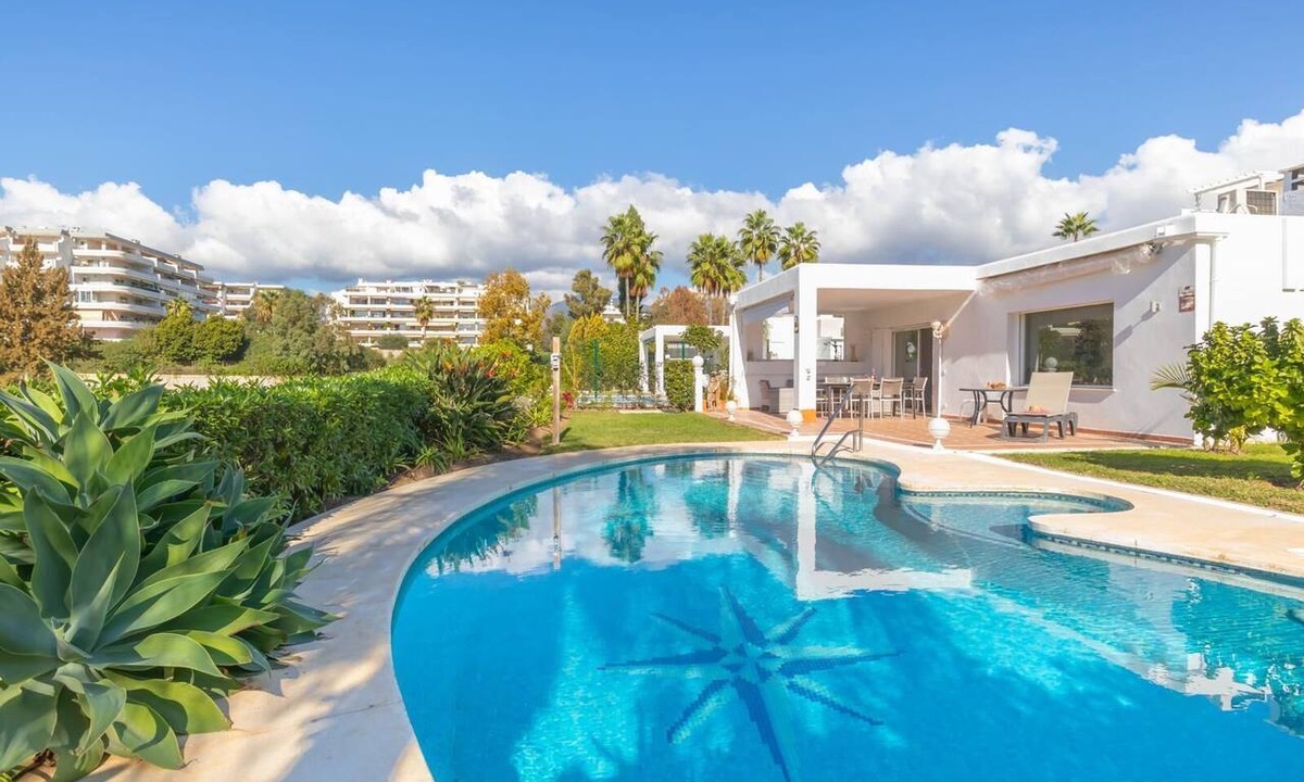 Guadalmina House | Villa Guadalmina Golf with a private pool