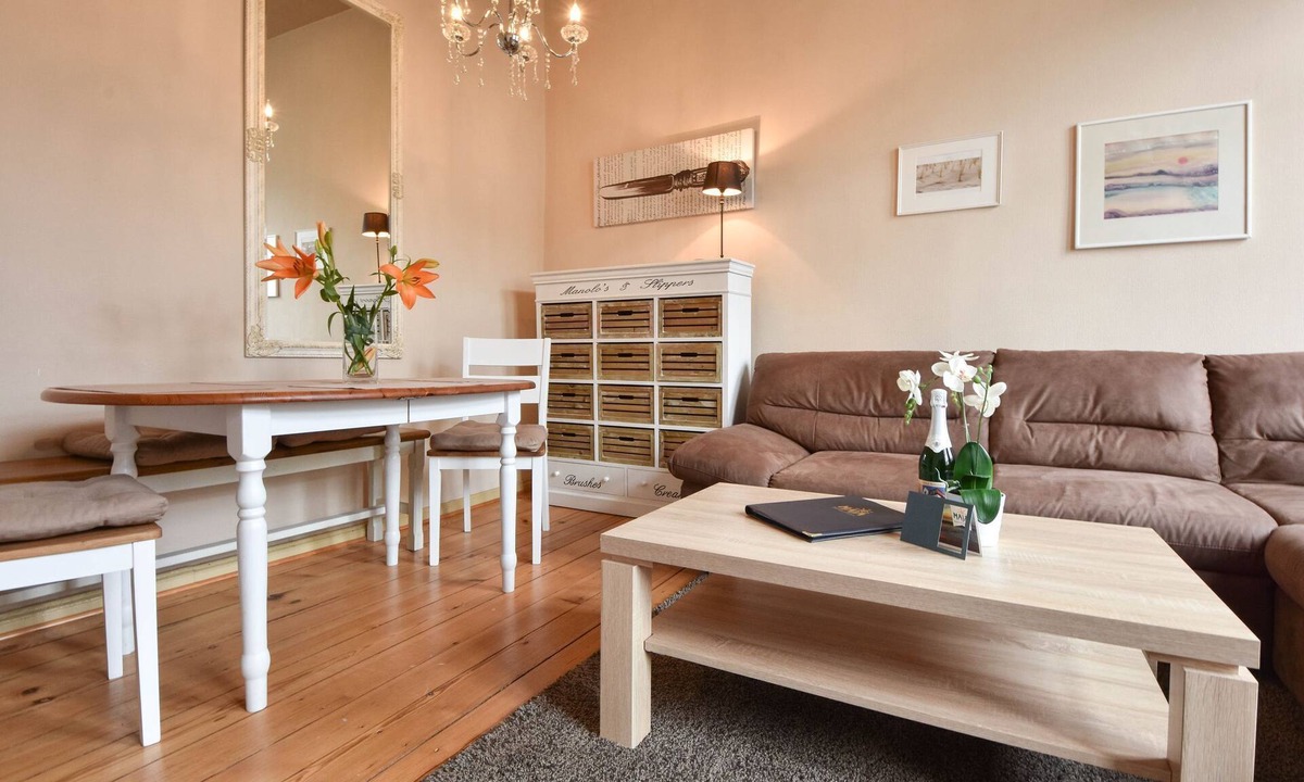 Ahlbeck Apartment | Villa Magdalena 03 - classic spa architecture - very close to the beach