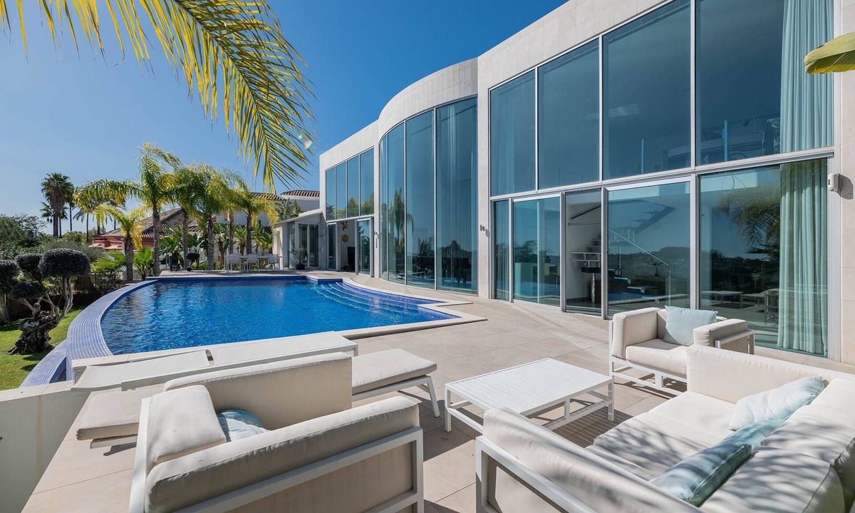 Benahavis Villa | Villa 'Maria' Benahavis with Private Pool, Wi-Fi and Air Conditioning