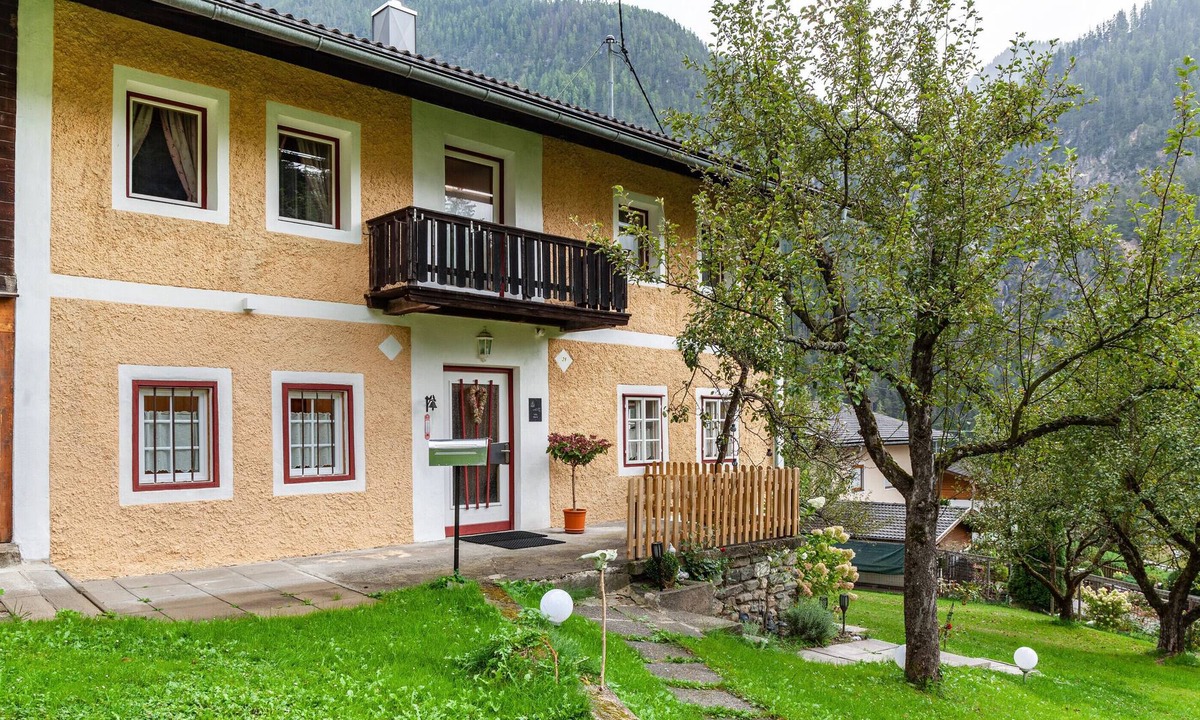 Anras House | Villa 'Maria' with Mountain View, Private Terrace and Wi-Fi