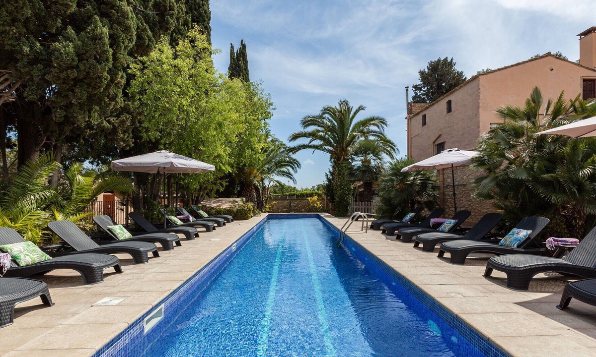 Vilanova I la Geltru Villa | Villa 'Masia Notari Casabona' with Private Pool, Wi-Fi and Air Conditioning