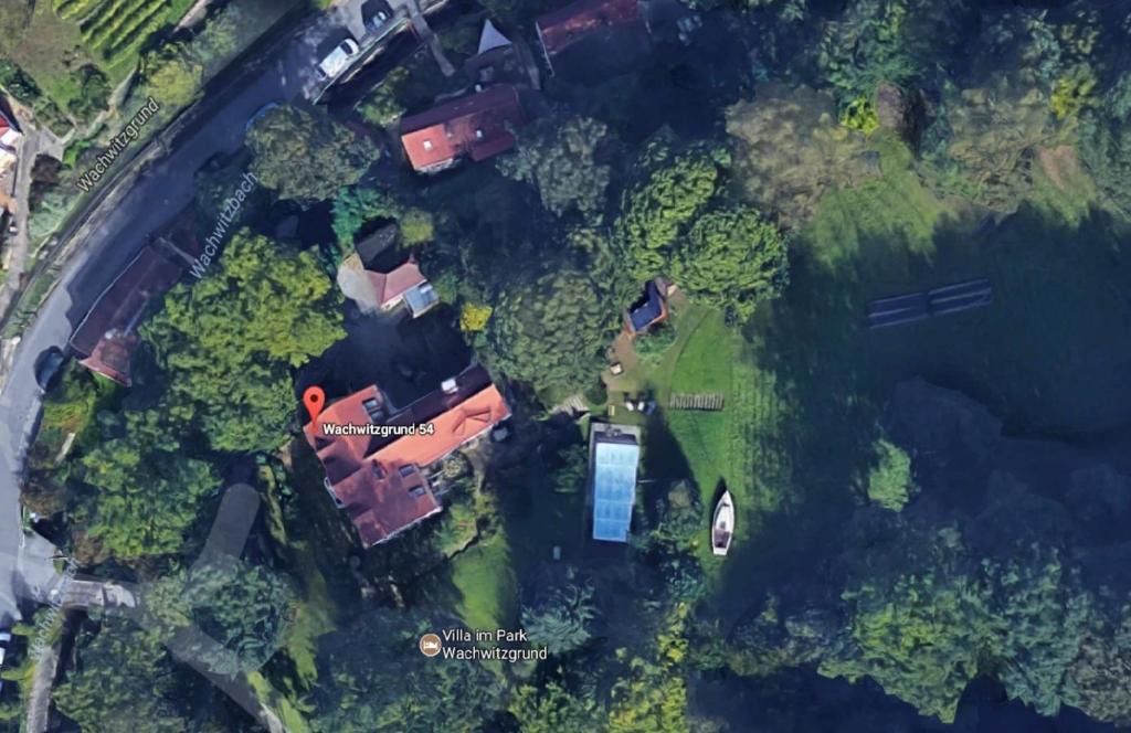 Wachwitz Apartment | Villa mit Pool im Park Wachwitzgrund - Große Ferienwohnung in EG der Villa