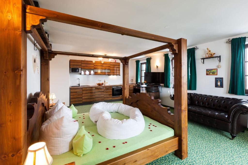 Hopfen am See Apartment | Vitusfort Appartement "Irish Whisky Suite"