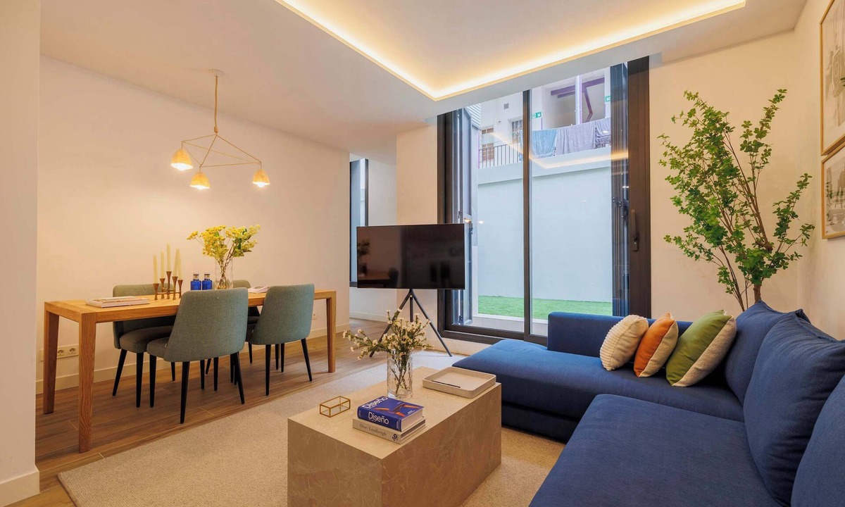 Malasana Apartment | w* | Comfy 2BR w/Great Terrace in Chueca
