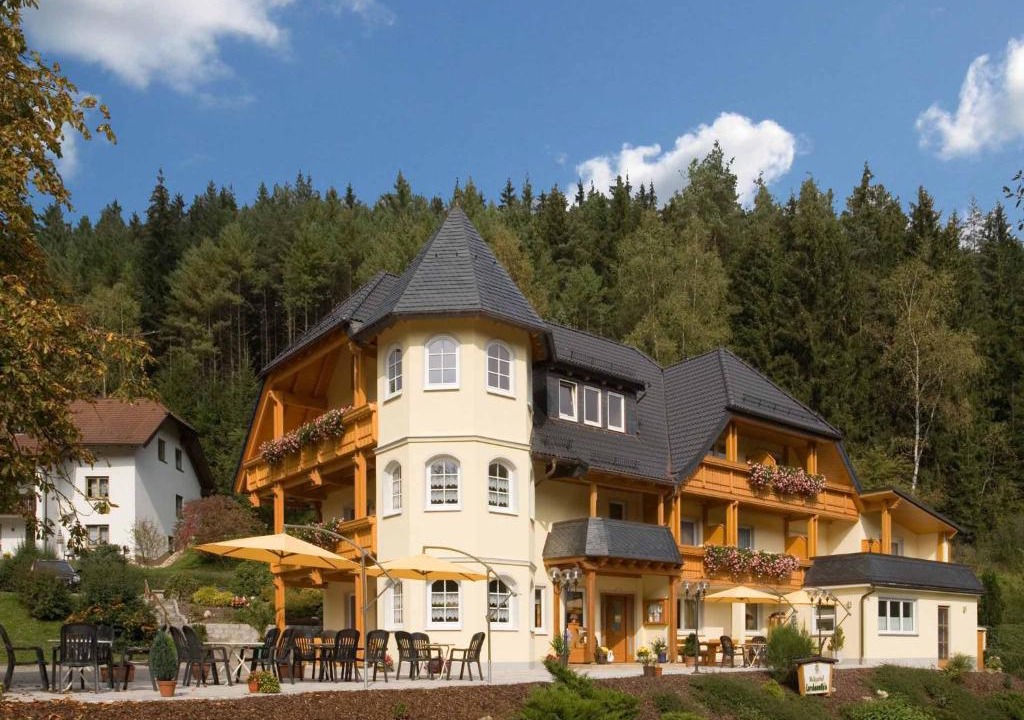 Wallenfels House | Waldgasthof Lorchenmühle UG