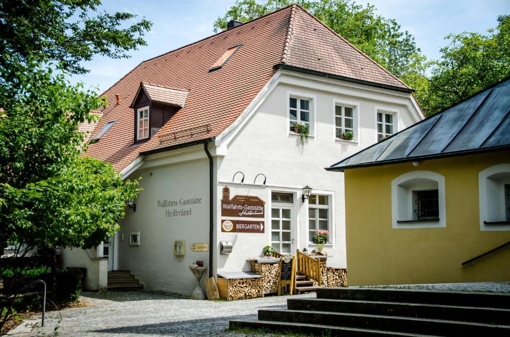 Roding Hotel | Wallfahrts-Gaststätte Heilbrünnl