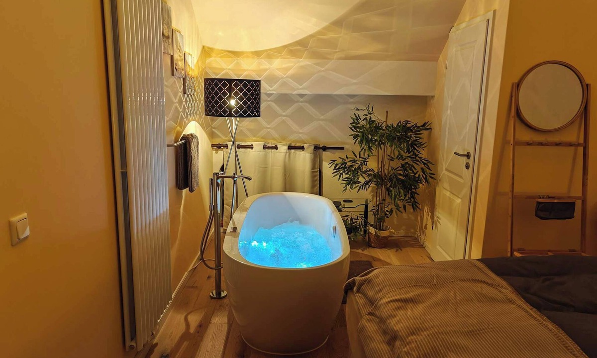 Buhlau Apartment | Wellness apartment: private sauna, hot tub – last-minute