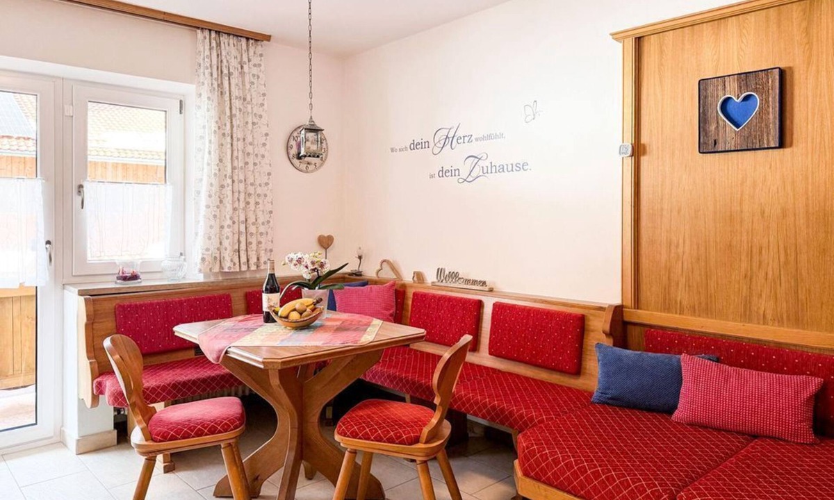 Wallgau Apartment | "Wetterstein" apartment/1 bedroom/shower, toilet - rock crystal, guest house