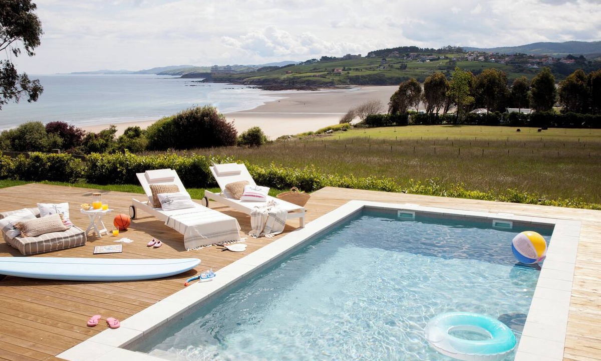 San Vicente de la Barquera House | Wishome - A unique private villa on Oyambre Beach, with a pool