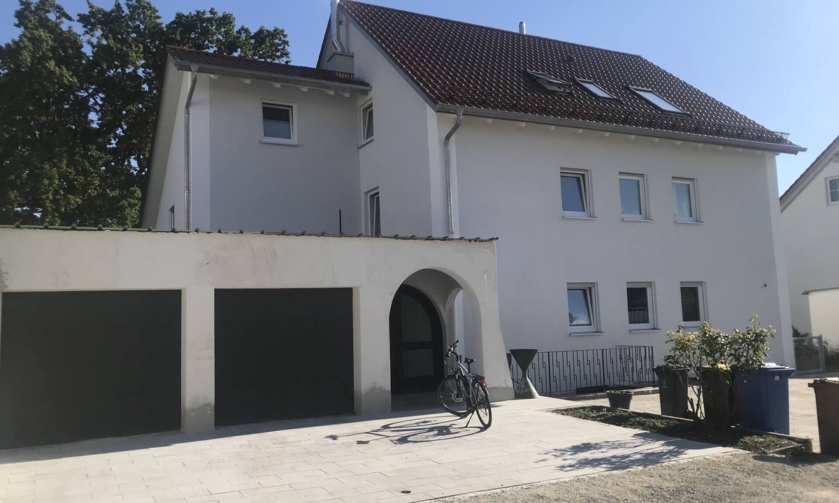 Dasing Apartment | Wohnung Anika 1 - Helle FeWo mit schönem Balkon und kostenfreim WLAN