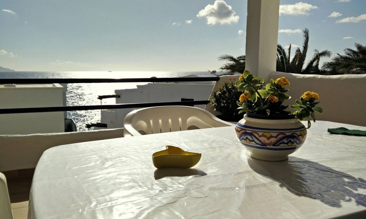 Galdar Apartment | Wohnung "Faro de Sardina" mit Blick aufs Wasser by Interhome