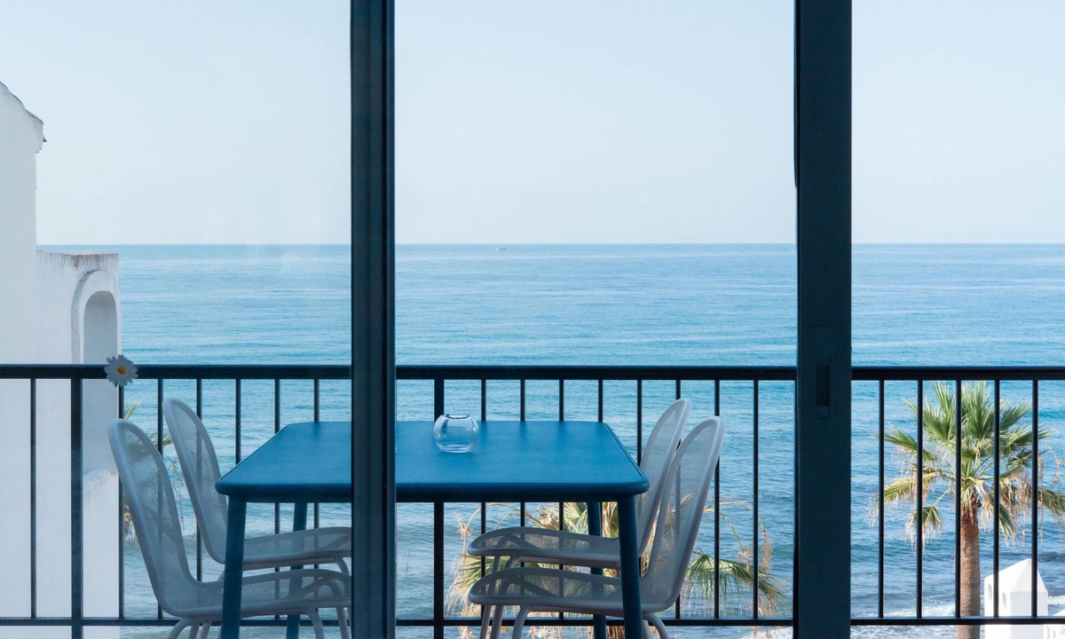 Calahonda Apartment | Wonderful apartment first line by the sea with breathtaking view for 2