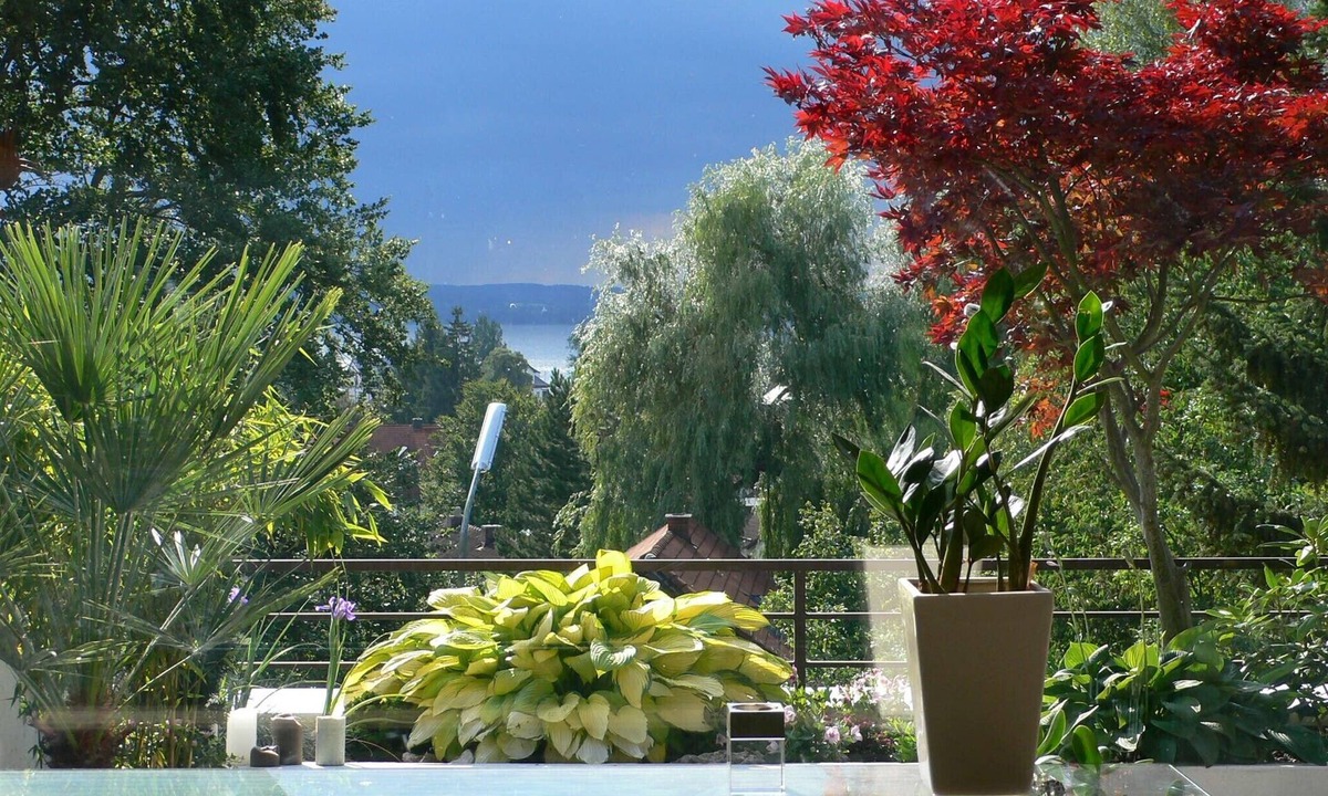 Herrsching am Ammersee Apartment | Your AmmerSeeblick! Everything within walking distance. Lake, beach, restaurants, stores.
