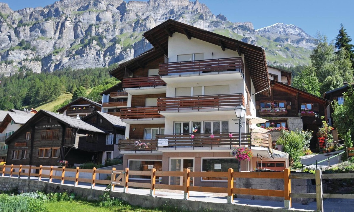 Leukerbad Apartment | Your vacation apartment is located on the 3rd floor of a large chalet and therefore offers you a won