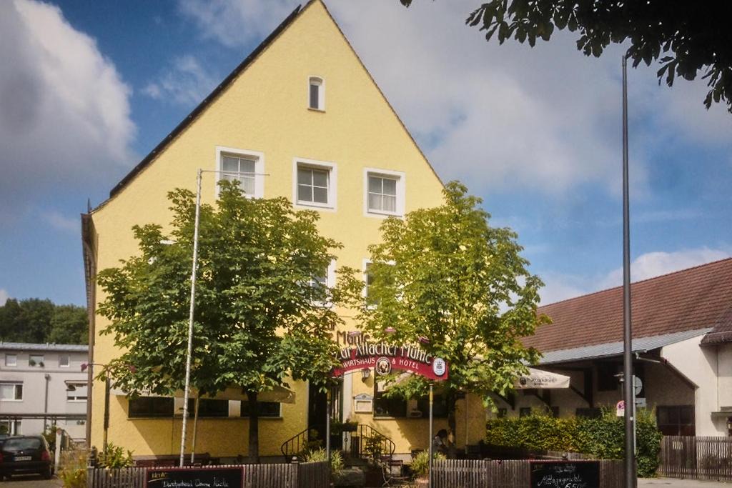 Allach-Untermenzing House | Zur Allacher Mühle