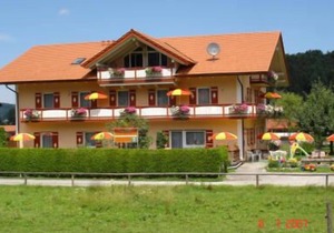 01 Apartment 1st Hochfelln/Hochgern 43 sqm for 3 pers. Kitchen, living room/bedroom, 1 bedroom, balcony