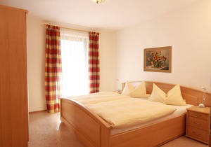 01 Apartment 1st Hochfelln/Hochgern 43 sqm for 3 pers. Kitchen, living room/bedroom, 1 bedroom, balcony